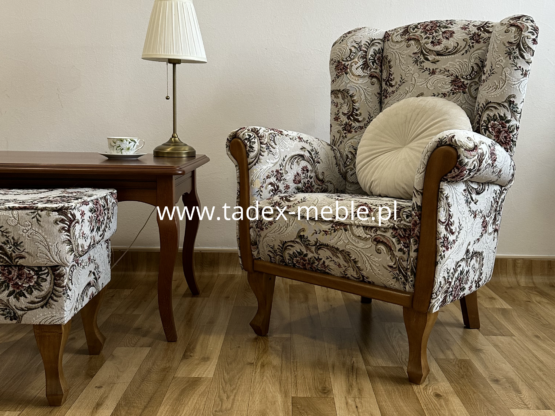 RETRO Z PODNÓŻKIEM